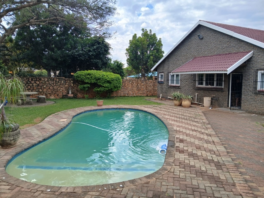 3 Bedroom Property for Sale in Geelhoutpark North West